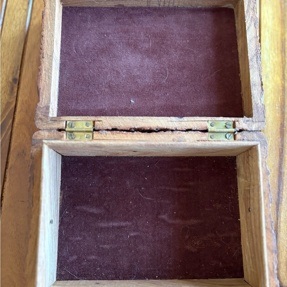 Wood Hand Carved Ornate Trinket Box - India - Picture 6 of 10